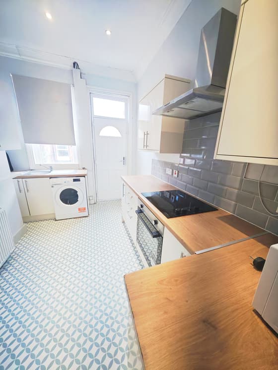6 bedroom student house in Woodhouse, Leeds