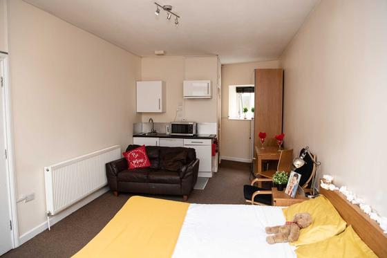 1 bedroom student apartment in Mutley Plain, Plymouth
