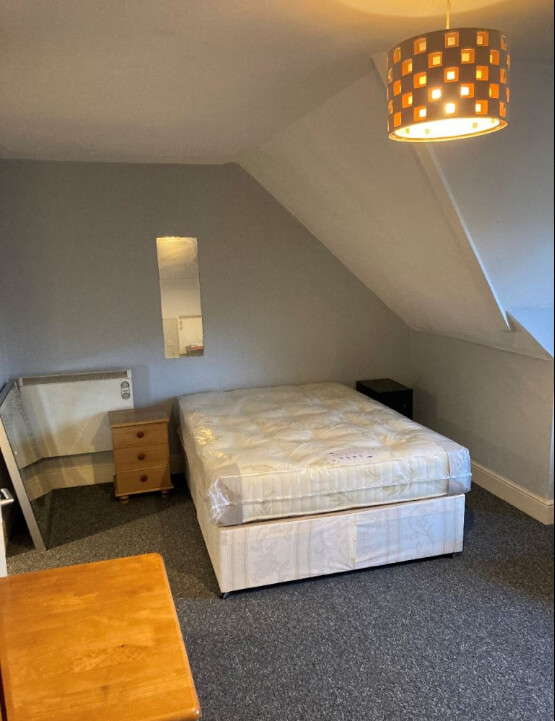 1 bedroom student apartment in City Centre, Reading