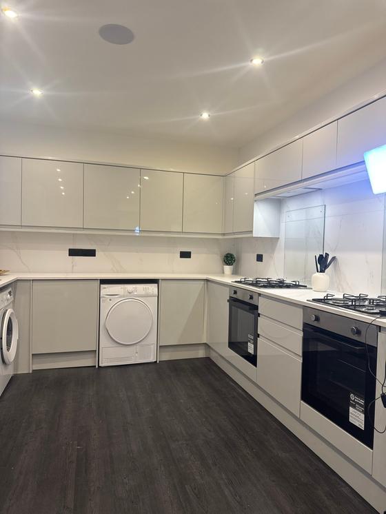 7 bedroom student house in Brynmill, Swansea