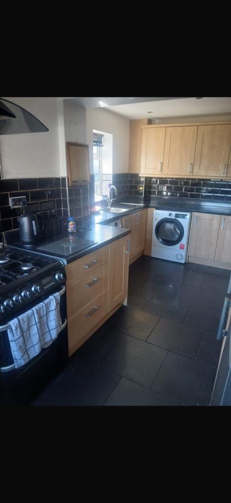 3 bedroom student house in Great Horton, Bradford