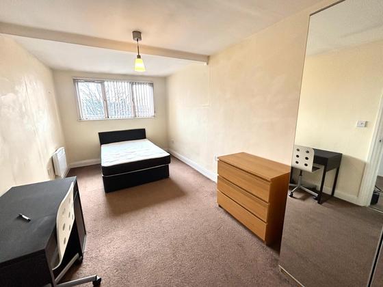3 bedroom student house in Hyde Park, Leeds
