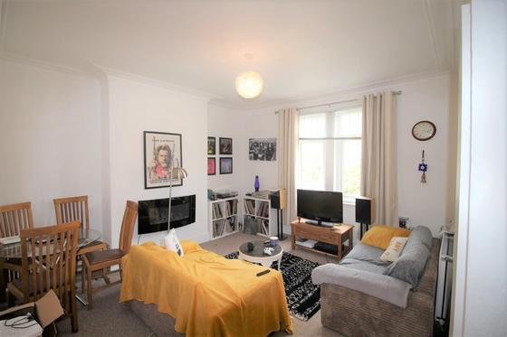 1 bedroom student apartment in Hyde Park, Leeds