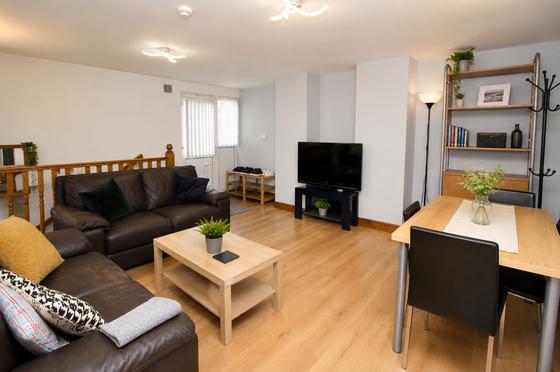 3 bedroom student apartment in Hyde Park, Leeds