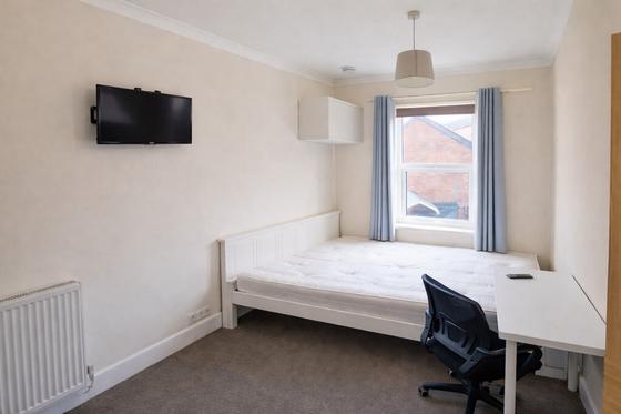 1 bedroom student house in Earlsdon, Coventry