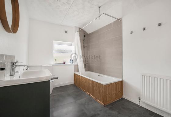 4 bedroom student house in Treforest, Pontypridd