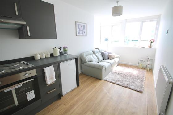 2 bedroom student apartment in City Centre, Portsmouth