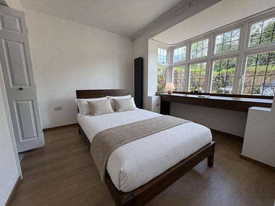 8 bedroom student house in Guildford, Surrey