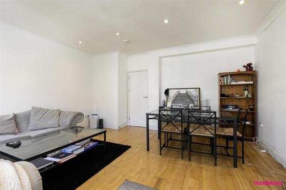 3 bedroom student apartment in Holloway, London