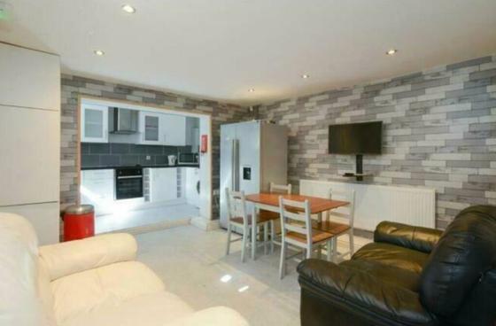 4 bedroom student apartment in Arboretum, Nottingham