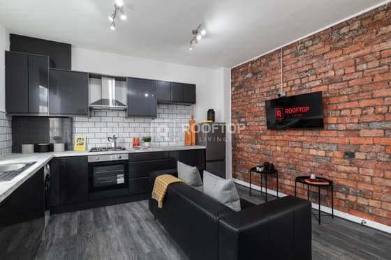 2 bedroom student house in Hyde Park, Leeds