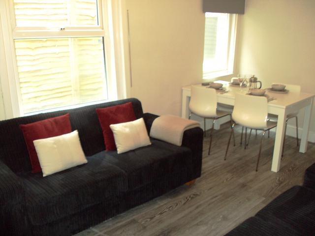 5 bed house — Tennyson Road, Portswood, Portswood