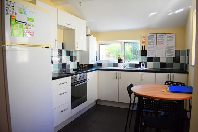 4 bed house — Wheatstone Road, Southsea