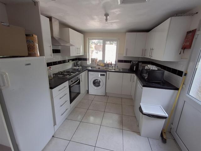 5 bed house — Cottrell Road, Roath