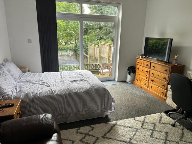 1 bed apartment — Brynmill, Brynmill
