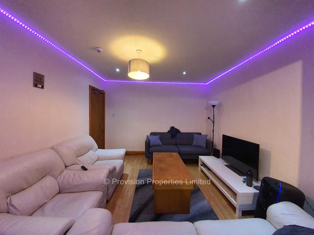 6 bed house — Raven Road Leeds, Hyde Park