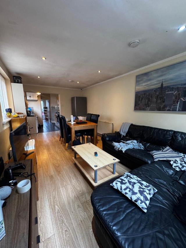 4 bed house — Harcombe Road, Withington
