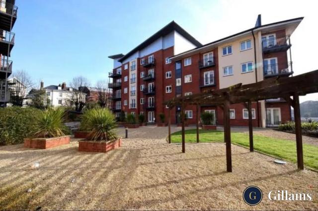 3 bed apartment — New North Road, City Centre