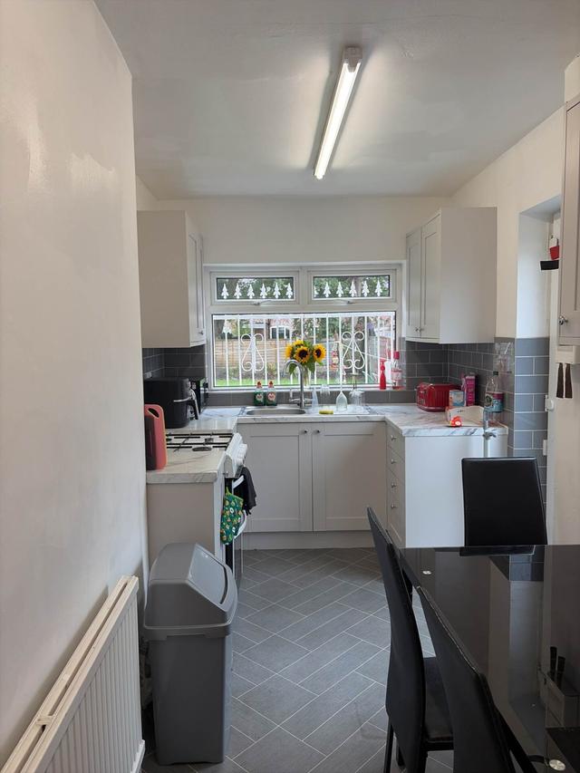 4 bed house — Delacourt Road, Fallowfield