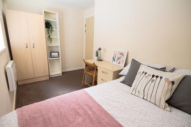 3 bed apartment — Melbourne Street, City Centre