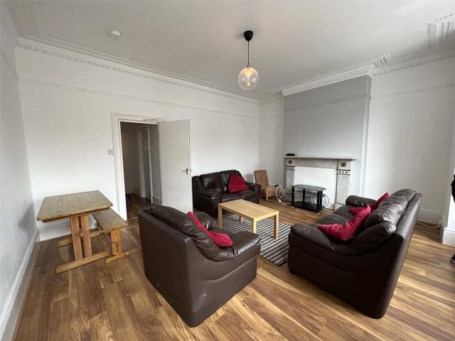 6 bed house — Sidney Grove, Fenham