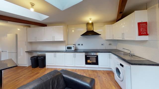 4 bed house — 54 Glasshouse Street, Hockley