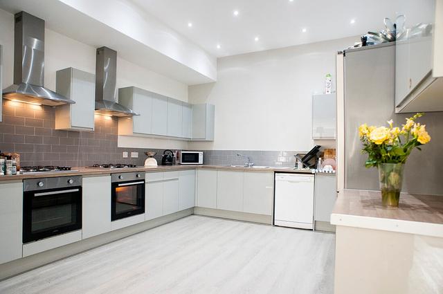 11 bed house — Broomgrove Road, Ecclesall