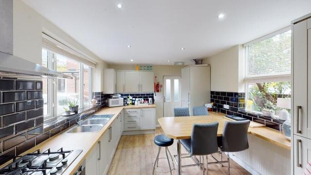8 bed house — Wiseton Road, Ecclesall