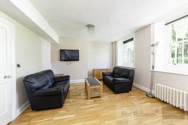3 bed house — Framlington Place, City Centre