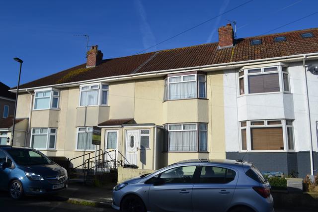 3 bed house — Hunters Way, Filton