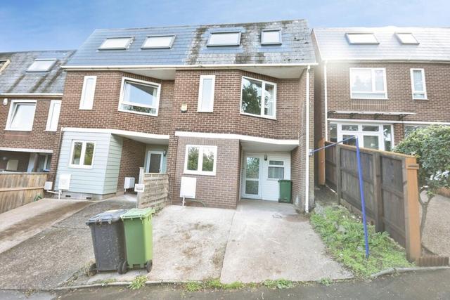 5 bed house — Eldertree Gardens, City Centre