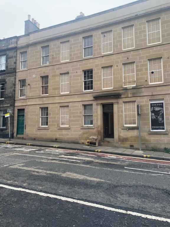 4 bed house — Montrose Terrace, New Town