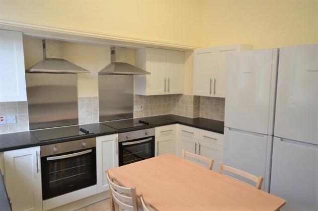 7 bed house — Peel Terrace, Broomhall