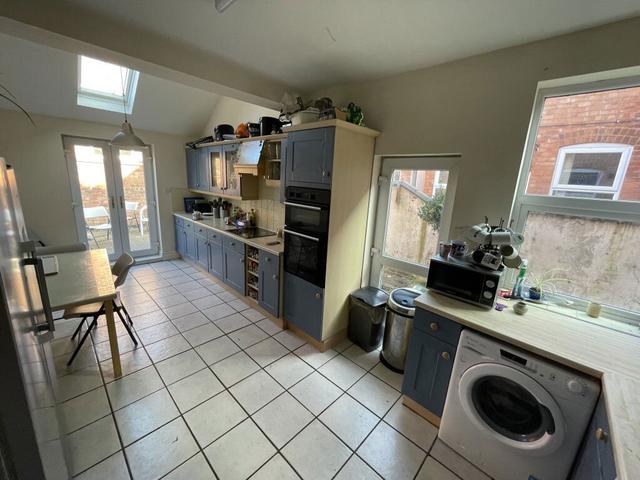 6 bed house — Lorne Road, Clarendon Park