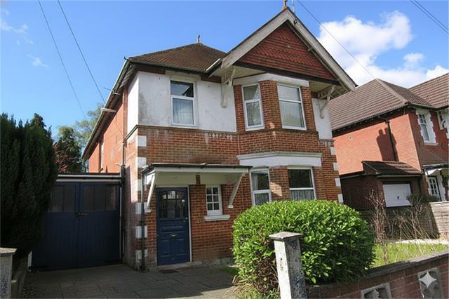 4 bed apartment — Bryanstone Road, Charminster