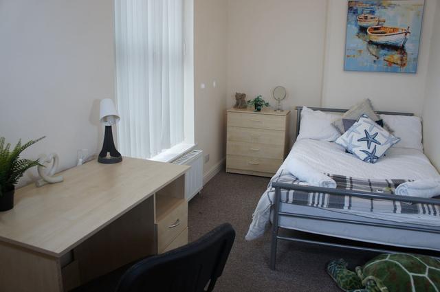 3 bed apartment — Foxhall Road, Forest Fields
