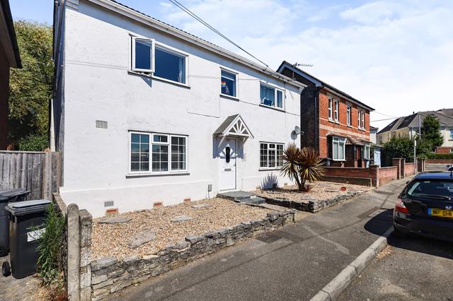 3 bed apartment — Stanfield Road, Winton