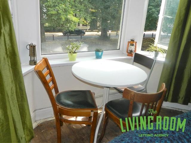 4 bed apartment — Llanbleddian Gardens, Cathays