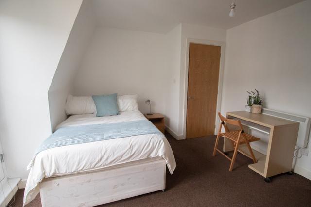 3 bed apartment — City Road, City Centre