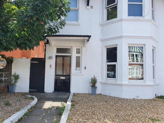 3 bed apartment — Bryanstone Road, Winton