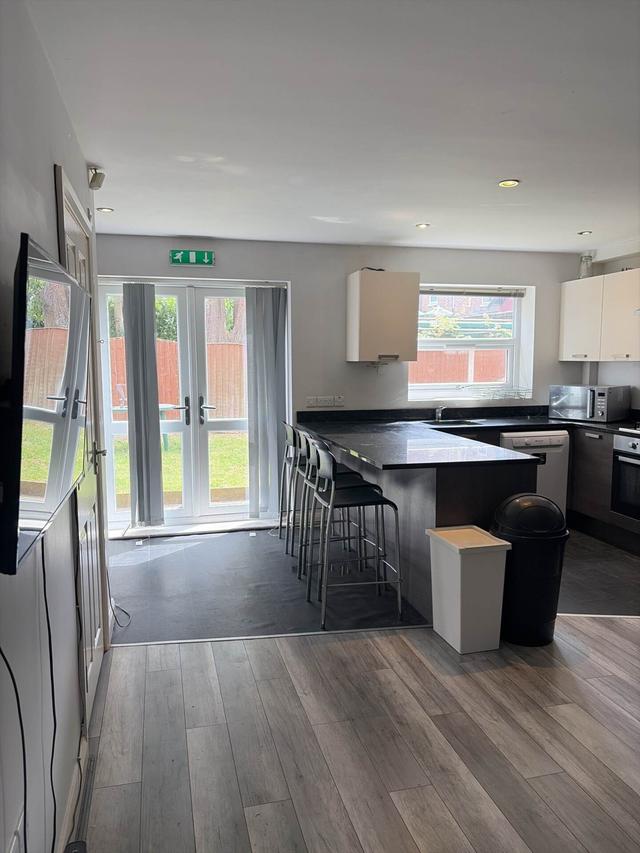 5 bed house — Parsonage Road, Withington