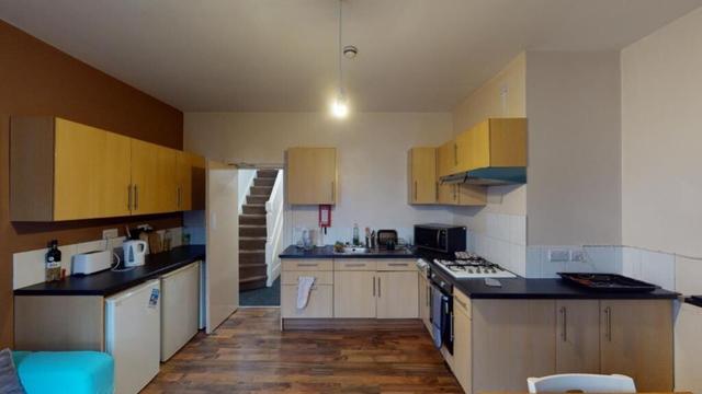 3 bed house — Lenton Boulevard, Lenton