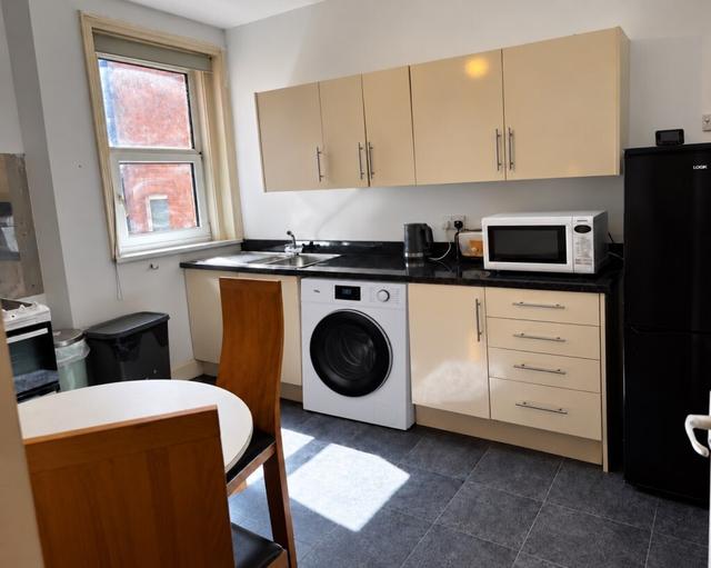 3 bed house — Sidwell Street, City Centre