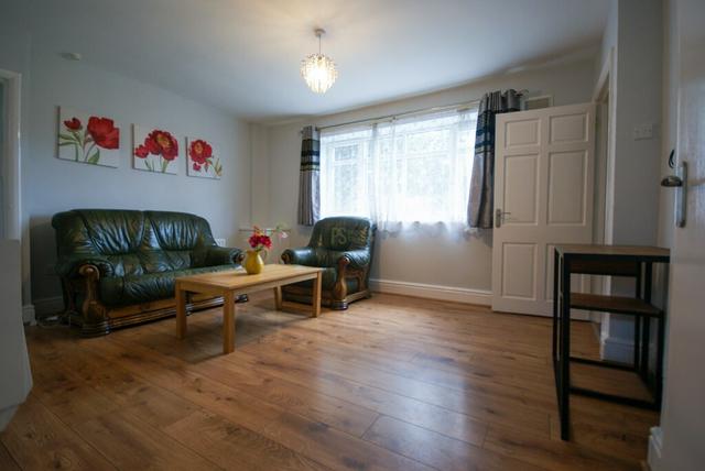 2 bed house — Heneage Place, City Centre