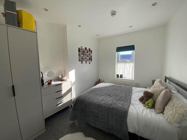 6 bed house — Mabfield Road, Fallowfield