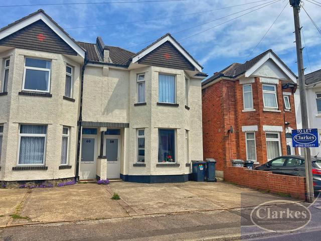 5 bed house — Stewart Road, Charminster