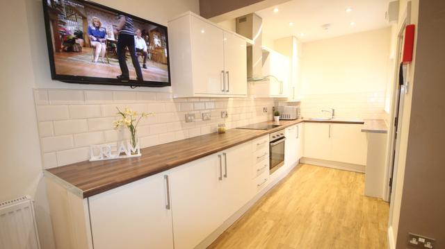 4 bed house — Barber Road, Crookesmoor
