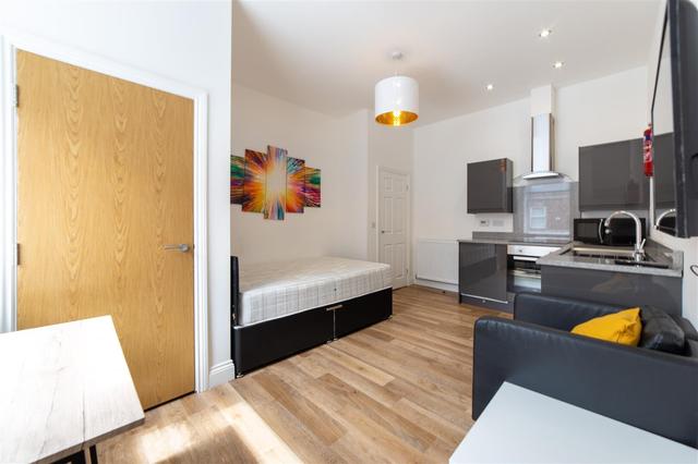 1 bed apartment — Ridley Place, City Centre