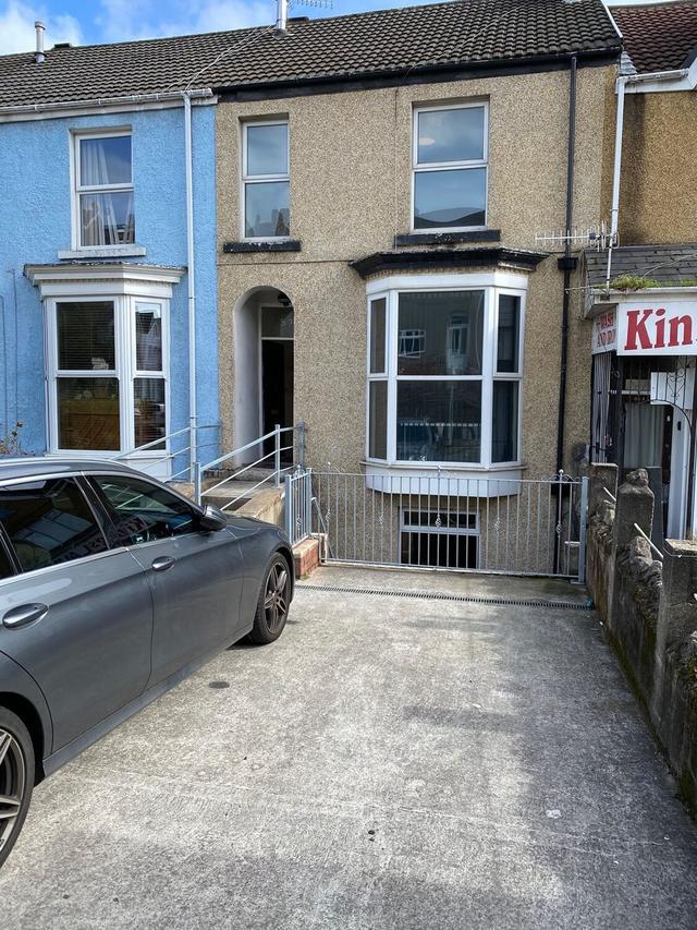 5 bed house — King Edward Road Brynmill, Brynmill