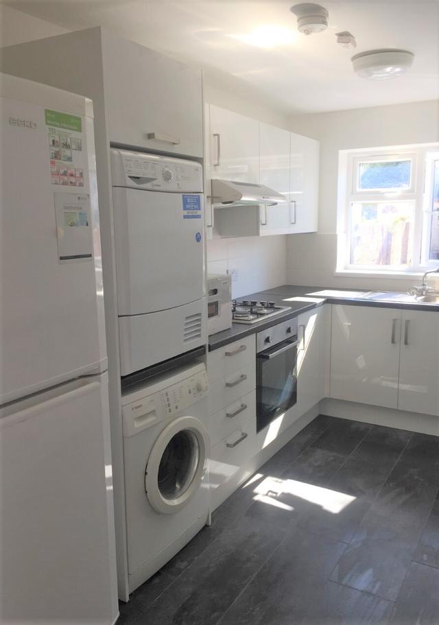 5 bed house — Orchard Road, Southsea